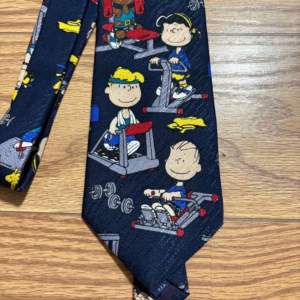 Peanuts Tie - Picture 2 of 5